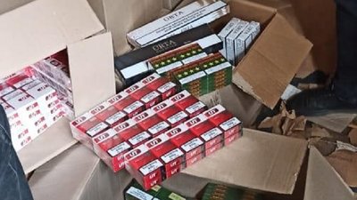 У Хмельницькому викрили жінку, яка займалася продажем контрафактних цигарок