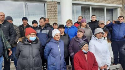 На Херсонщині жителі Круглоозерки та Приозерного вимагають справедливого розслідування ДТП з дитиною