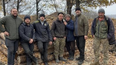 Жителі Рівненщини їздили на Донеччину будувати фортифікаційні споруди