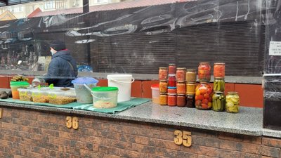 Центральний ринок у Сумах скасував плату за торгівлю продуктами