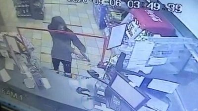 У масці та з пістолетом: на Закарпатті затримали неповнолітнього, який пограбував АЗС