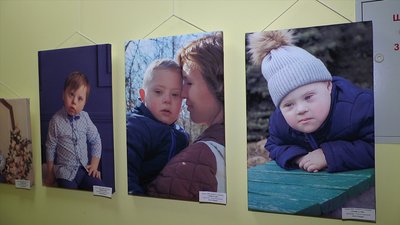 "Світло в тобі": в Миколаєві відкрилась виставка, присвячена дітям із синдромом Дауна "Світло в тобі": в Миколаєві відкрилась виставка, присвячена дітям із синдромом Дауна