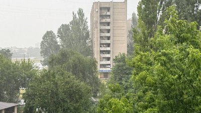 Шквальний вітер, гроза та град: погода в Запоріжжі 12 червня