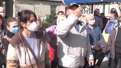 Мітинг під міською радою. У Голій Пристані працівники промислового ринку вимагають роботи Мітинг під міською радою. У Голій Пристані працівники промислового ринку вимагають роботи