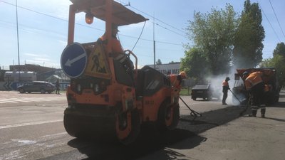 У Житомирі завершують ямковий ремонт головних вулиць міста У Житомирі завершують ямковий ремонт головних вулиць міста