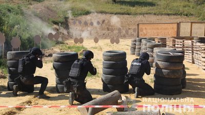 Вінницькі спецпризначенці вибороли перемогу в змаганнях зі стрільби Вінницькі спецпризначенці вибороли перемогу в змаганнях зі стрільби