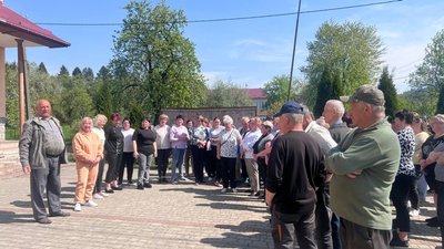 Мешканці села Терло на Львівщині, 2 травня 2024 Мешканці села Терло на Львівщині, 2 травня 2024