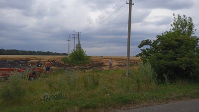 На Харківщині через обрив дротів електромережі сталася пожежа у полі На Харківщині через обрив дротів електромережі сталася пожежа у полі