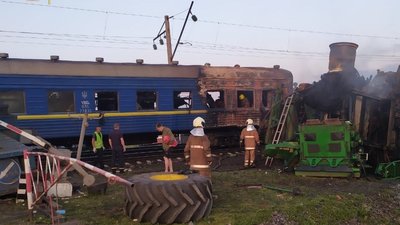 На Полтавщині зіткнулися вантажівка та потяг, травмувалася жінка На Полтавщині зіткнулися вантажівка та потяг, травмувалася жінка