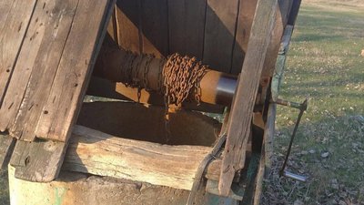 На Харківщині врятували кота, який два тижні сидів без їжі та води у 18-метровому колодязі На Харківщині врятували кота, який два тижні сидів без їжі та води у 18-метровому колодязі