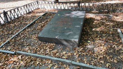 "Там, де російські вірші, може бути автомат": як виконують закон про деколонізацію на Полтавщині "Там, де російські вірші, може бути автомат": як виконують закон про деколонізацію на Полтавщині