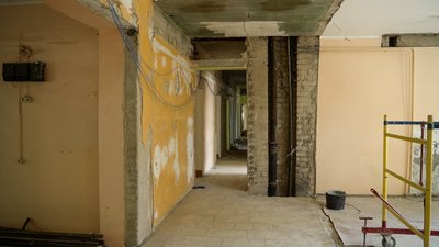 У Чернігові ветерани війни на протезах ремонтують приміщення для простору "Серцевір" У Чернігові ветерани війни на протезах ремонтують приміщення для простору "Серцевір"