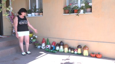 Людмила Коломієць зі Шполи продає садові фігурки і допомагає ЗСУ Людмила Коломієць зі Шполи продає садові фігурки і допомагає ЗСУ