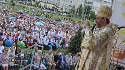 До 20 річниці з візиту Папи тисячі львів'ян зібралися на святкову Літургію До 20 річниці з візиту Папи тисячі львів'ян зібралися на святкову Літургію