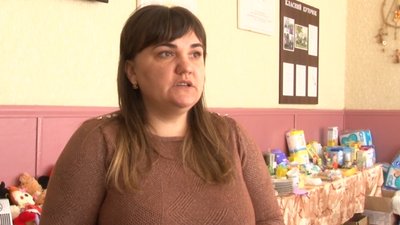 У селі на Черкащині переселенці з "гарячих" областей оговтуються та допомагають фронту У селі на Черкащині переселенці з "гарячих" областей оговтуються та допомагають фронту