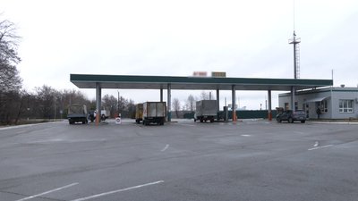 Автозаправна станція на виїзді з Чернігова Автозаправна станція на виїзді з Чернігова