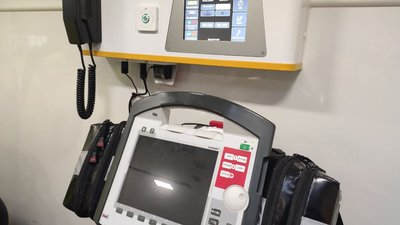 Обладнання у реанімобілі Обладнання у реанімобілі