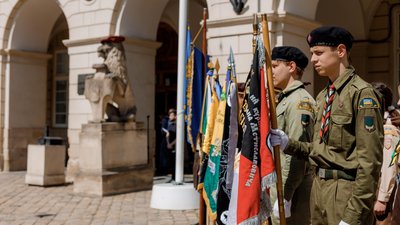 Церемонія винесення прапорів військових формувань і Сил Оборони у Львові, 27 квітня 2024
