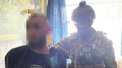 У Франківську впіймали чоловіків, які нелегально продавали зброю У Франківську впіймали чоловіків, які нелегально продавали зброю