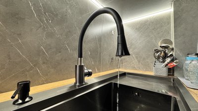 Кран з водою ілюстративне