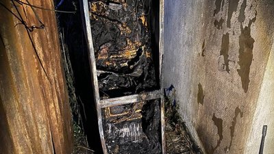 У Черкасах судитимуть чоловіка, якого підозрюють у підпалі будинку сусіда У Черкасах судитимуть чоловіка, якого підозрюють у підпалі будинку сусіда