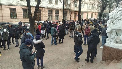 У Чернівцях власники ресторанів пікетують ОДА. Хочуть працювати попри "червону" зону