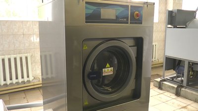 Французьку техніку та тисячу захисних комплектів придбали для миколаївської лікарні Французьку техніку та тисячу захисних комплектів придбали для миколаївської лікарні