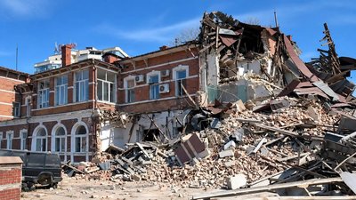 Пошкоджена історична будівля на Французькому бульварі, 10 в Одесі