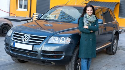 Художниця з Івано-Франківська Марта Пітчук продала картину й купила авто для ЗСУ Художниця з Івано-Франківська Марта Пітчук продала картину й купила авто для ЗСУ