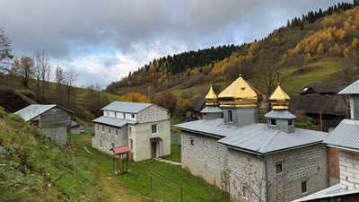 Монастир у селі Радич
