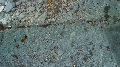 В центрі Харкова тролейбус врізався у зупинку В центрі Харкова тролейбус врізався у зупинку