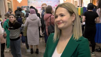 "Діалог з лялькою": вісім аматорських театрів показали у Луцьку вистави для дітей "Діалог з лялькою": вісім аматорських театрів показали у Луцьку вистави для дітей