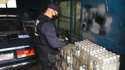 У Кривому Розі з магазинів вилучили близько 10 тисяч пляшок фальсифікованого алкоголю