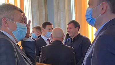"Жодних інтриг": на першу сесію Харківської облради прийшов екснардеп Ігор Котвіцький "Жодних інтриг": на першу сесію Харківської облради прийшов екснардеп Ігор Котвіцький