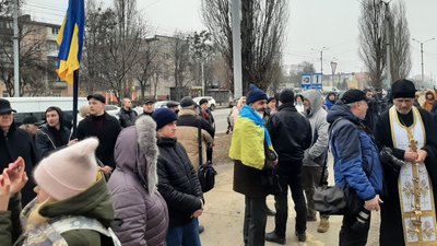 "Це наш супротив — пам'ятати". У Харкові вшанували пам'ять загиблих у теракті біля Палацу спорту "Це наш супротив — пам'ятати". У Харкові вшанували пам'ять загиблих у теракті біля Палацу спорту