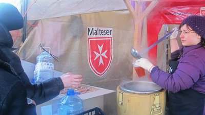 107 днів на Майдані: спогади волонтерів-мальтійців, які готували їжу протестувальникам 107 днів на Майдані: спогади волонтерів-мальтійців, які готували їжу протестувальникам