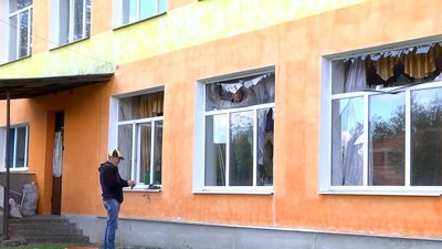 Російська авіація обстріляла лікарню у Великописарівській громаді на Сумщині. Є постраждалі Російська авіація обстріляла лікарню у Великописарівській громаді на Сумщині. Є постраждалі