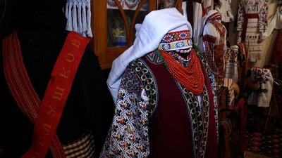 "Традицію створювала мода того часу". Як на Покутті одягалися 100 років тому "Традицію створювала мода того часу". Як на Покутті одягалися 100 років тому