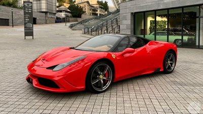 Одна Ferrari, дві Maybach, три Bentleу: які «люксові» автівки зареєстровані на Чернігівщині Одна Ferrari, дві Maybach, три Bentleу: які «люксові» автівки зареєстровані на Чернігівщині