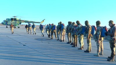 На Миколаївщині бригади морської піхоти відпрацювали десантування з вертольоту