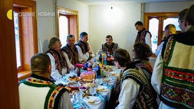 "Проживіть. Прослухайте, прочуйтеся!". Репортаж про коляду й Різдво в Криворівні "Проживіть. Прослухайте, прочуйтеся!". Репортаж про коляду й Різдво в Криворівні