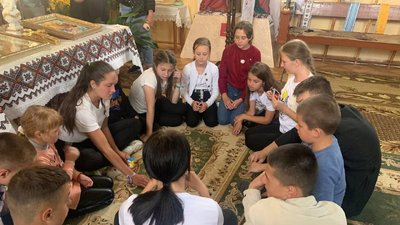У громаді на Тернопільщині організували дитячий табір "Веселі канікули з Богом"