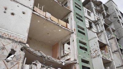Зруйнована багатоповерхівка на Чорновола 15 Зруйнована багатоповерхівка на Чорновола 15