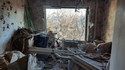 Вночі російська армія обстріляла Курахове, є загиблий та поранені