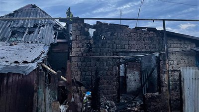 Внаслідок пожежі у будинку на Закарпатті троє людей отримали опіки Внаслідок пожежі у будинку на Закарпатті троє людей отримали опіки