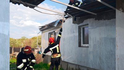 В одній із пожеж травмовано чоловіка: у Чернігові горіли два житлові будинки В одній із пожеж травмовано чоловіка: у Чернігові горіли два житлові будинки