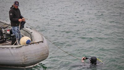 Водолази США та України обстежують акваторію порту біля нового пункту базування ВМС на Одещині Водолази США та України обстежують акваторію порту біля нового пункту базування ВМС на Одещині