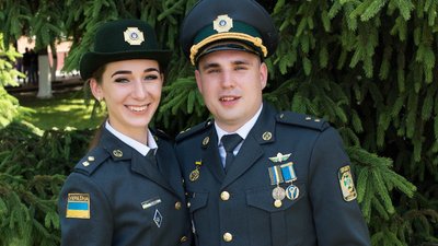 "Після обстрілу, отримав смс, що в нього буде первісток". Історія подружжя прикордонників, яких розлучила війна "Після обстрілу, отримав смс, що в нього буде первісток". Історія подружжя прикордонників, яких розлучила війна