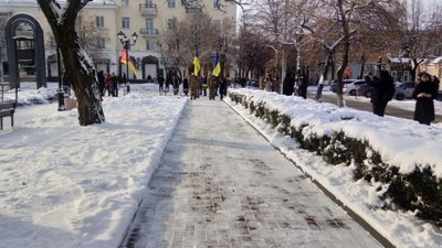 "Це перші наші кіборги". Кропивничани вшанували пам'ять Героїв Крут "Це перші наші кіборги". Кропивничани вшанували пам'ять Героїв Крут