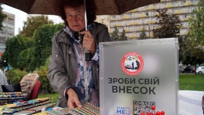 На доброчинному ярмарку в Дніпрі в День міста збирають кошти для ЗСУ – фоторепортаж На доброчинному ярмарку в Дніпрі в День міста збирають кошти для ЗСУ – фоторепортаж
